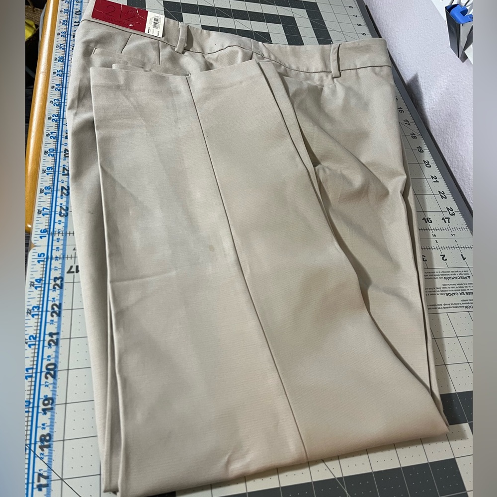 212 Collection ankle crop NWT